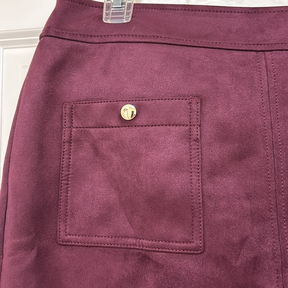 NWT Loft Faux Suede Burgundy Skirt- Size 12 - Picture 2 of 13